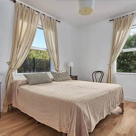 Sabinas Playa - El Guincho, * Garachico (Tenerife)